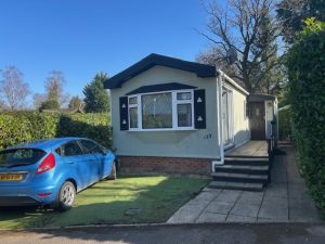 Lyne, Chertsey