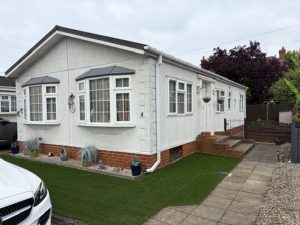 4 Lakeside Park Chertsey KT16 8NT
